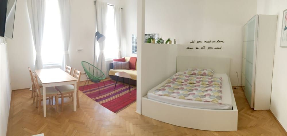 undefined Green and Quiet Apartment near Center 2