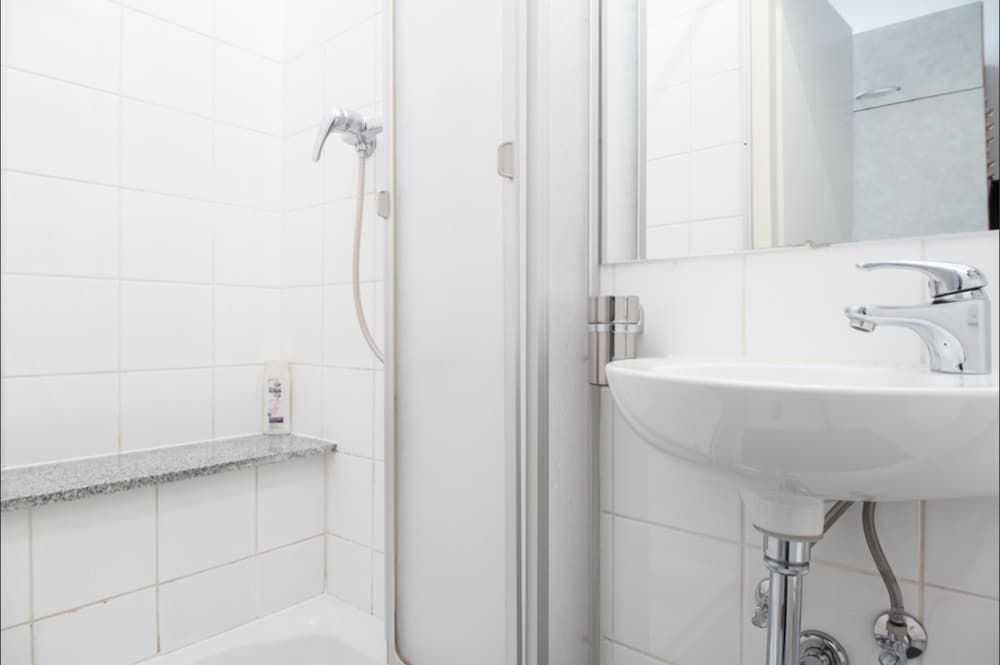 Green and Quiet Apartment near Center Apartment Top 23 (incl. EUR60 Cleaning, Towel+Linen Fee) 6