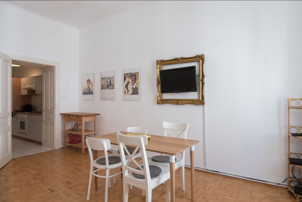 Green and Quiet Apartment near Center Apartment Top 23 (incl. EUR60 Cleaning, Towel+Linen Fee) 4
