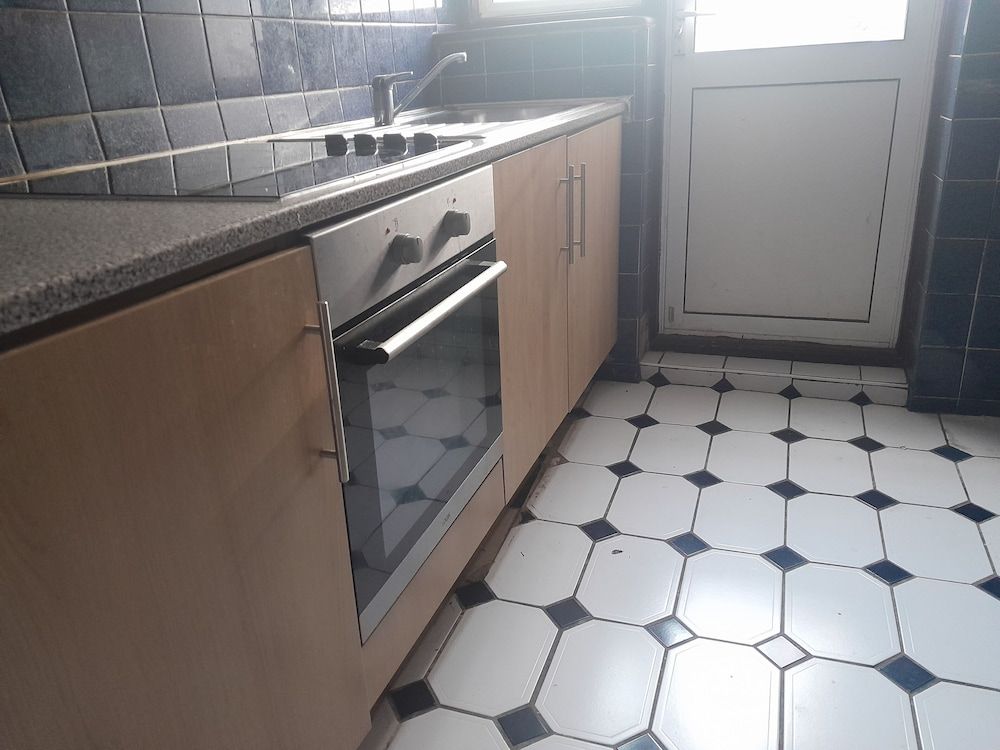 undefined Lovely 1-bed Studio in London 7