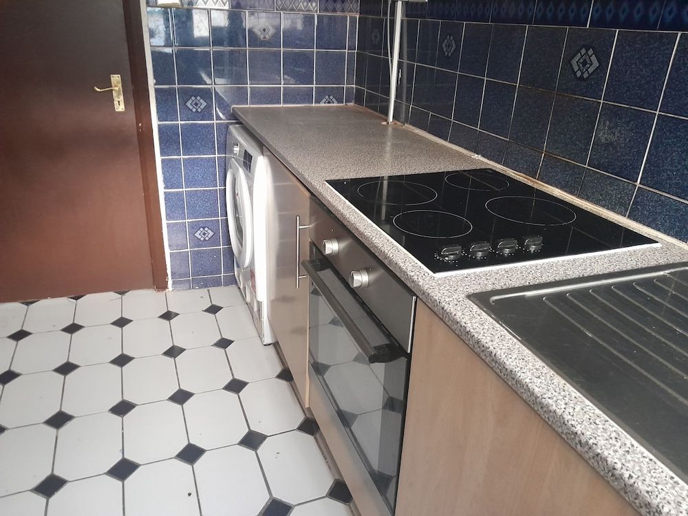 undefined Lovely 1-bed Studio in London 8