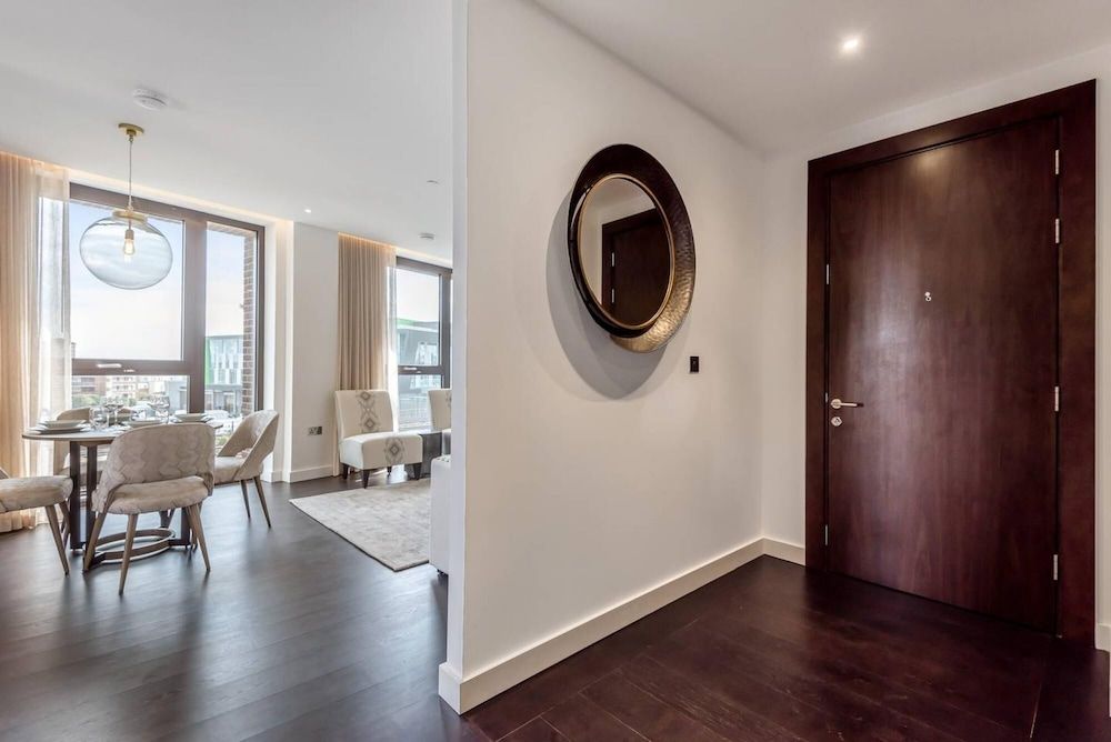 undefined Luxurious 2 Bedroom Apartment With Winter Garden 5