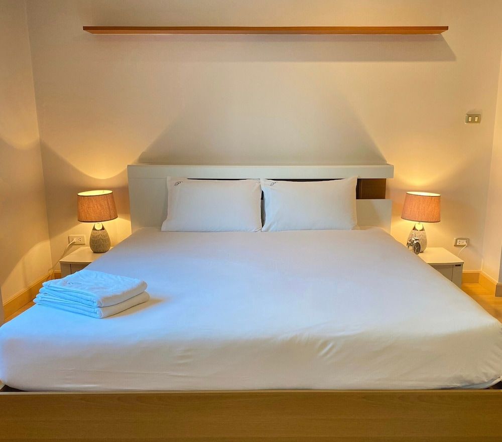 undefined Pacific Residence 39 2