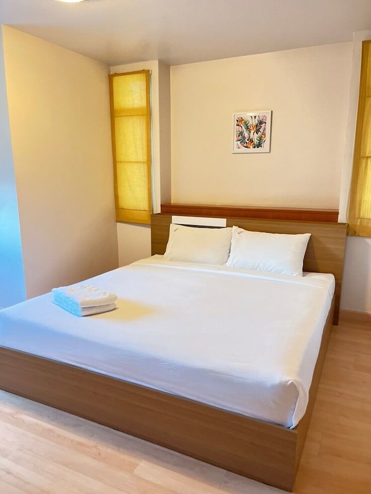 undefined Pacific Residence 39 9