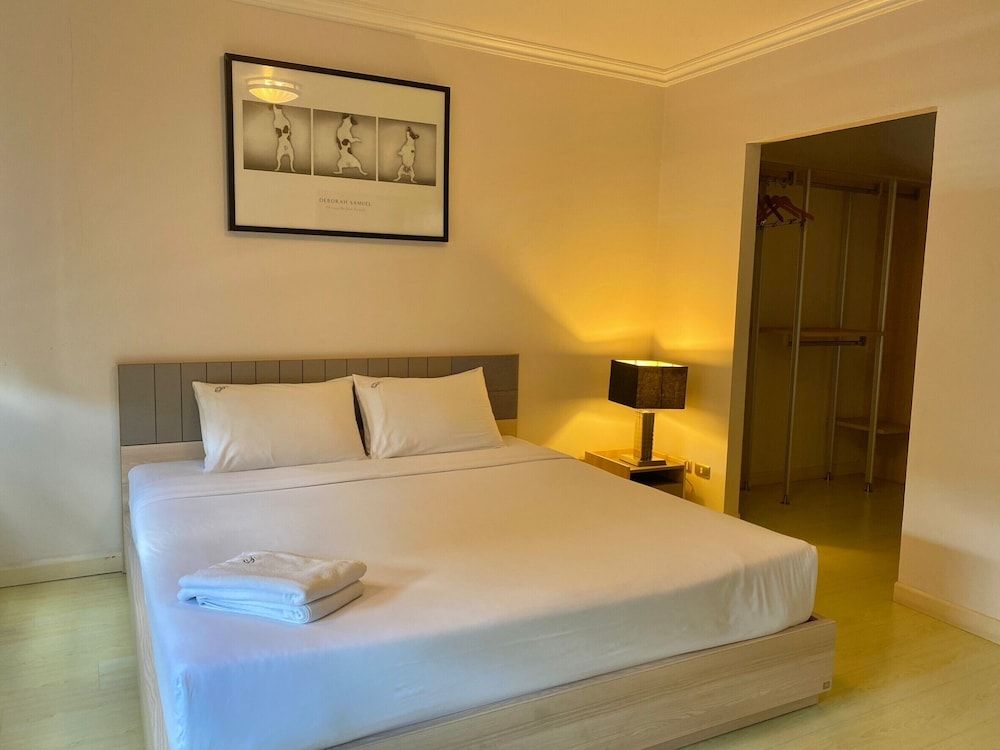 undefined Pacific Residence 39 4