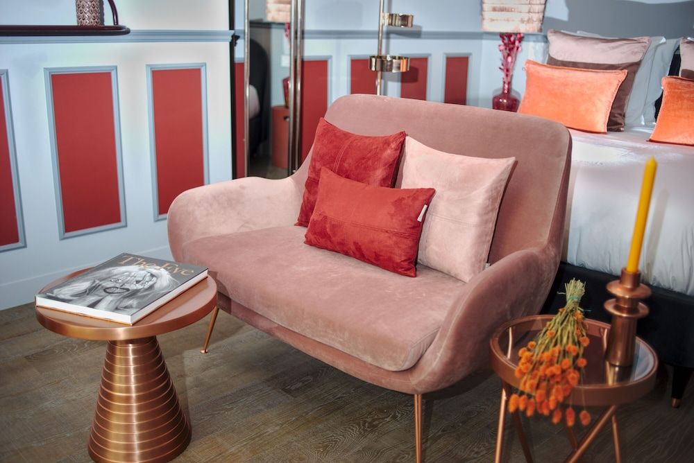 undefined The Lord Byron Suite 8