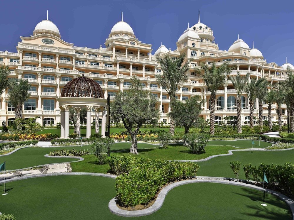 undefined Raffles The Palm 9