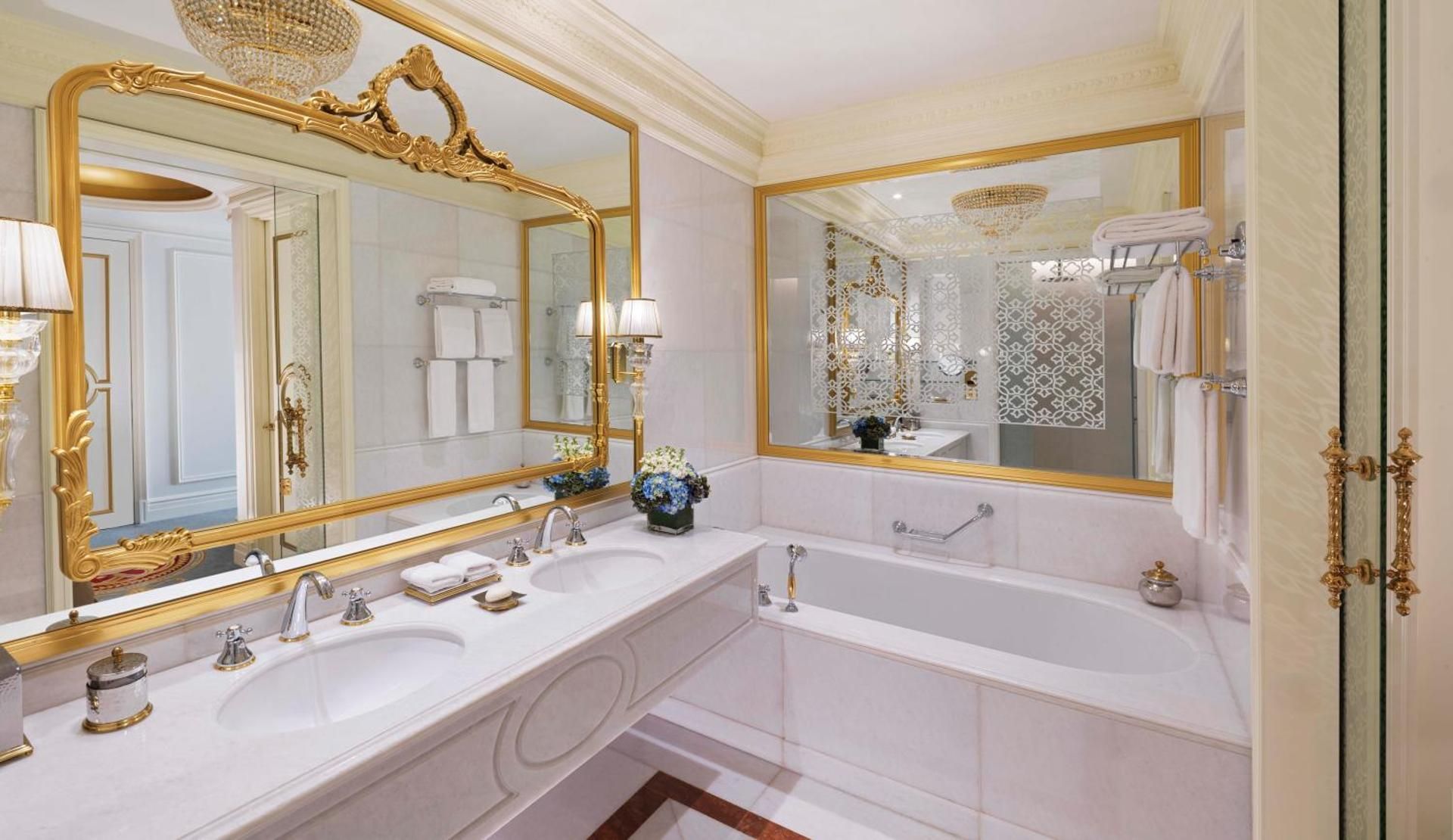 Premier Garden Walk Room