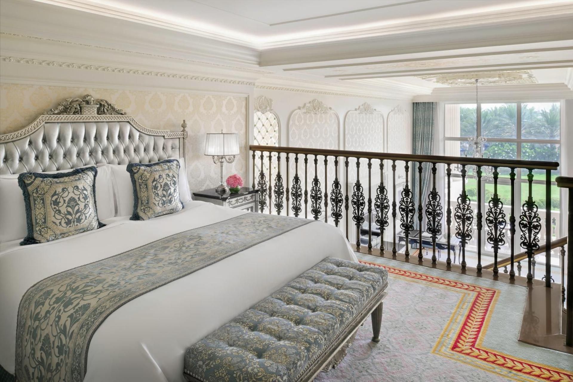 Duplex Suite With Club Lounge Access