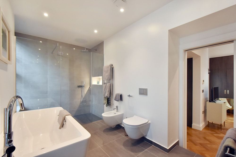 undefined Huge Mayfair 3 Bed 3 5 Bath 10 Million Air Con 3