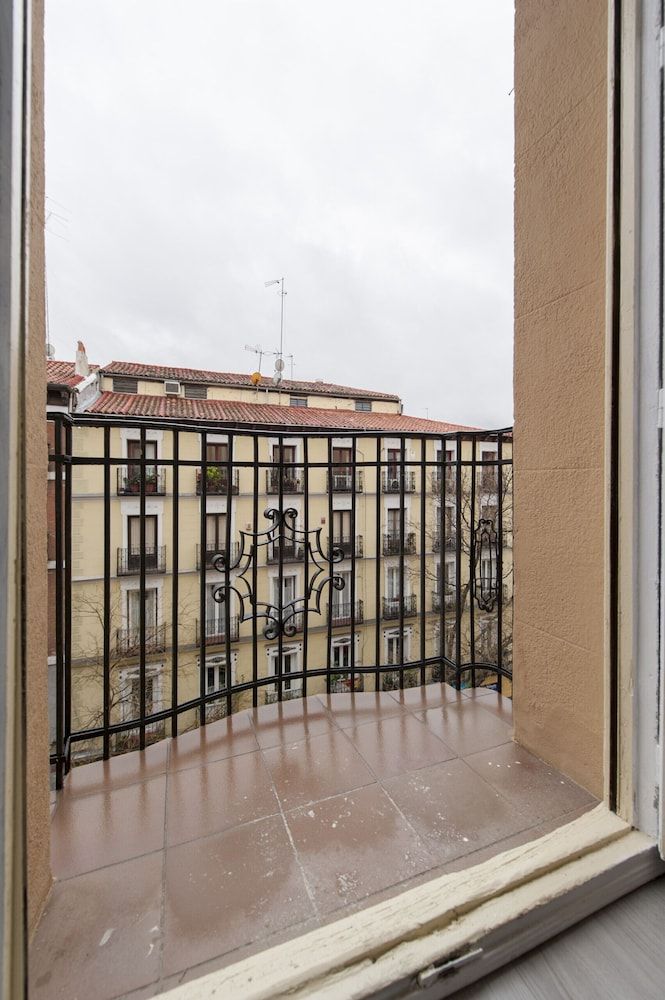 Chamberi Deluxe II Apartment, 3 Bedrooms, Balcony 15