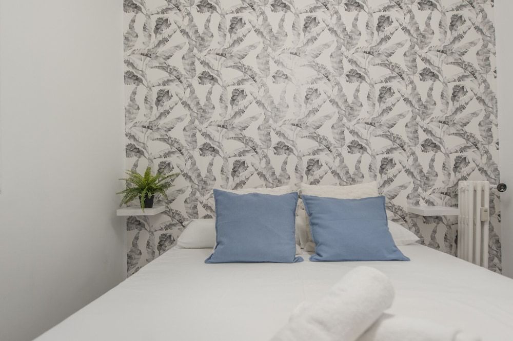 Chamberi Deluxe II Apartment, 3 Bedrooms, Balcony 7