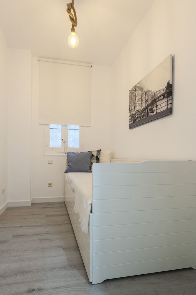 Chamberi Deluxe II Apartment, 3 Bedrooms, Balcony 23