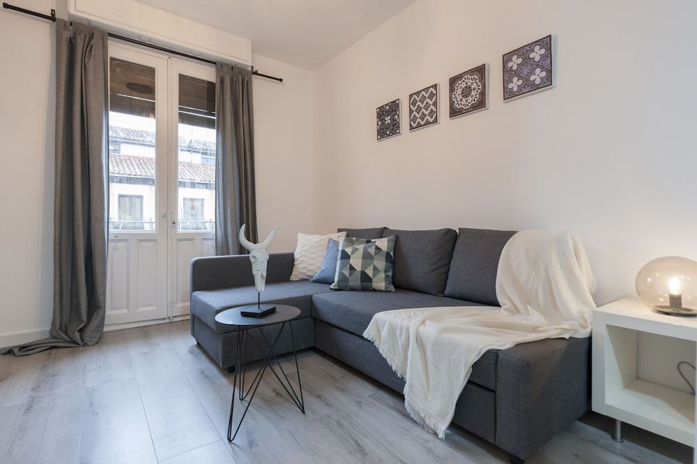 Chamberi Deluxe II Apartment, 3 Bedrooms, Balcony 14