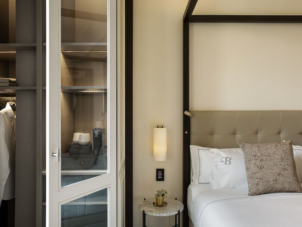 Room (Ronda)