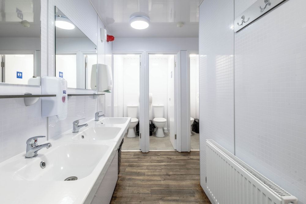 Palmers Lodge Swiss Cottage - Hostel Shared Dormitory, Mixed Double bedded Dorm for single or double occupancy (1 Double Bed in 9 Double