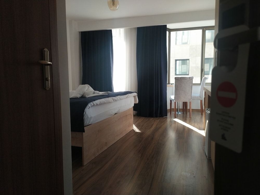 Golden Street Hotel Deluxe Double or Twin Room