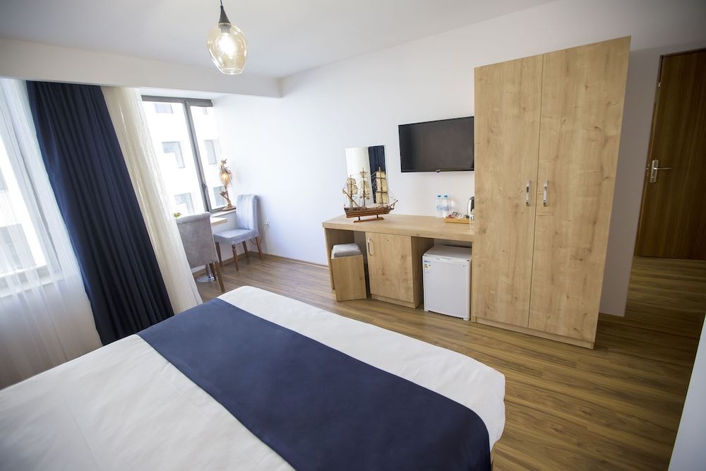 Golden Street Hotel Deluxe Double or Twin Room 15