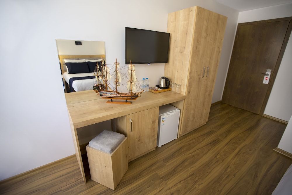 Golden Street Hotel Deluxe Triple Room 29