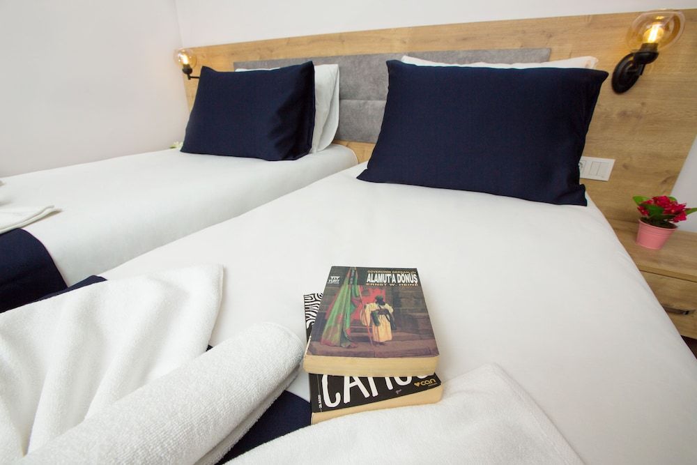 Golden Street Hotel Deluxe Double or Twin Room 5