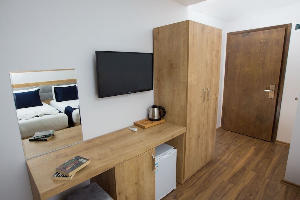 Golden Street Hotel Deluxe Double or Twin Room 34