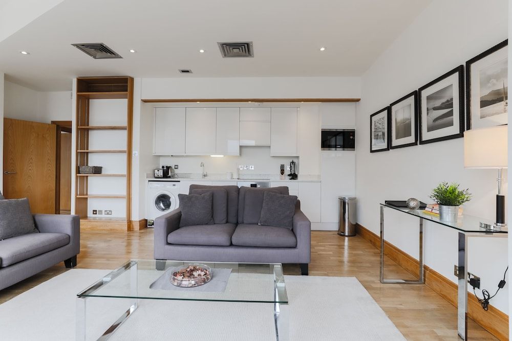 Monument by Excel Apartments Executive Apartment 21