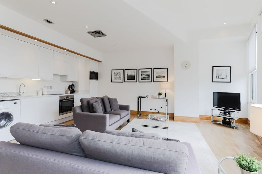 Monument by Excel Apartments Executive Apartment 9