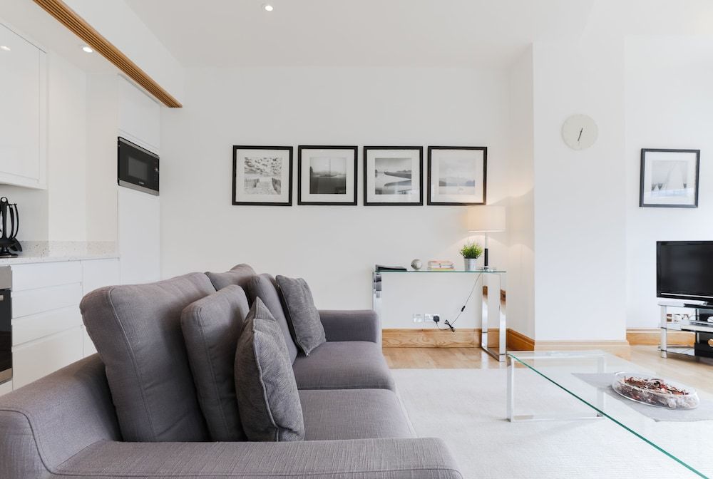 Monument by Excel Apartments Executive Apartment 19