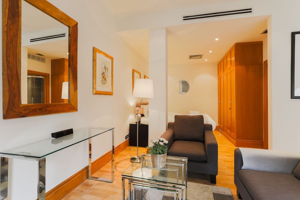 Monument by Excel Apartments Luxury Studio Suite 14