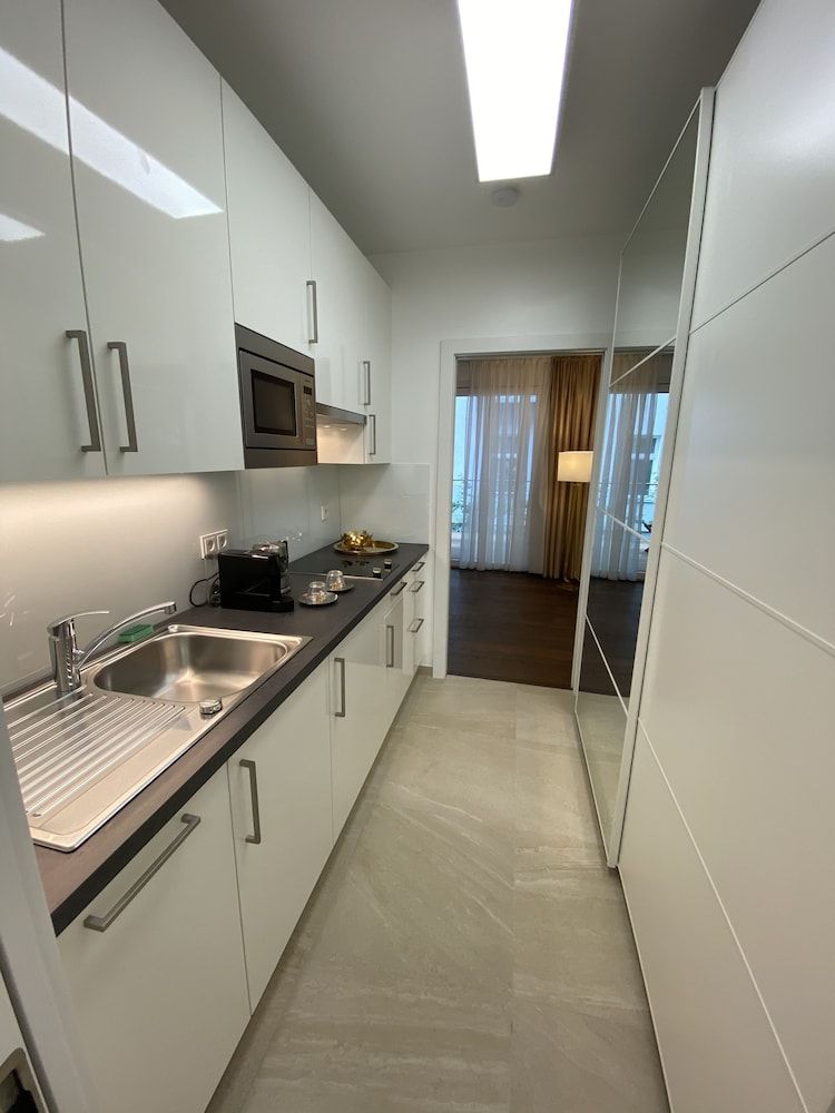 Steiner Residences Vorgartenstrasse Premium Studio, 1 Queen Bed, Balcony, Courtyard Area 17