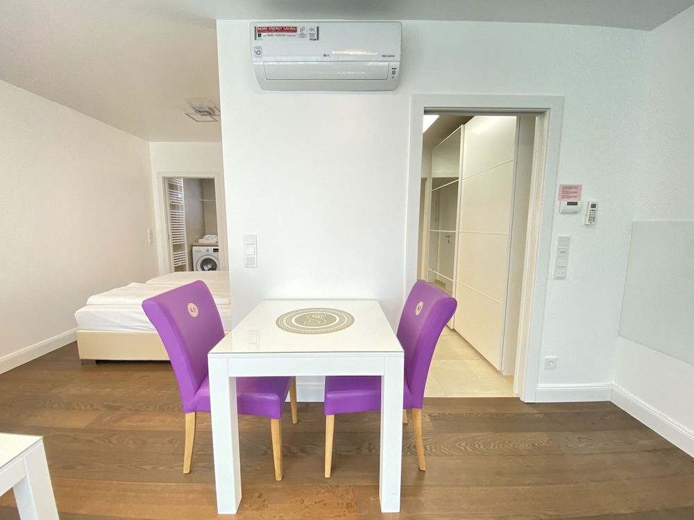 Steiner Residences Vorgartenstrasse Premium Studio, 1 Queen Bed, Balcony, Courtyard Area 16