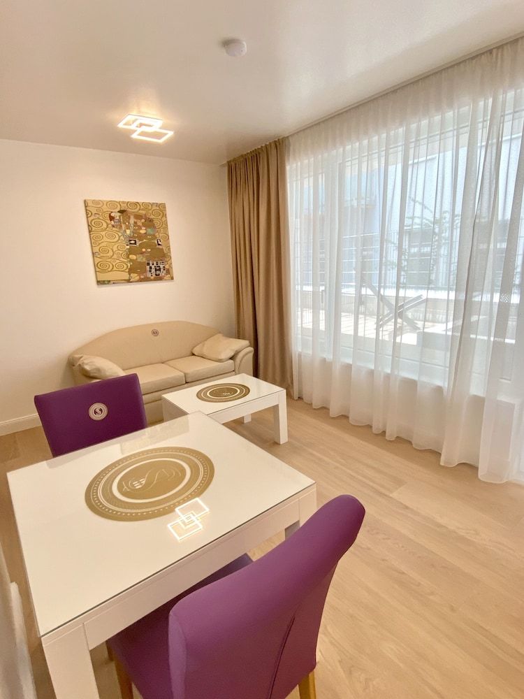 Steiner Residences Vorgartenstrasse Premium Studio, 1 Queen Bed, Balcony, Courtyard Area 6