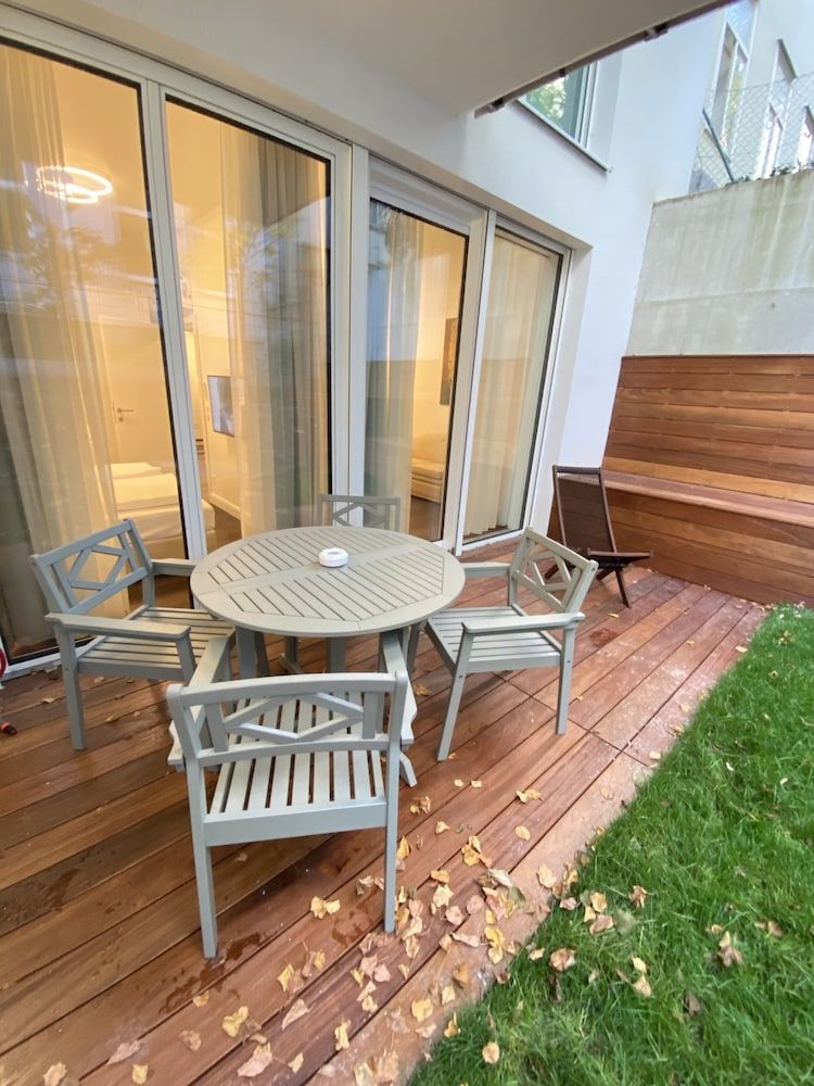 Steiner Residences Vorgartenstrasse Family Apartment, 1 Queen Bed with Sofa bed, Patio, Garden View 5