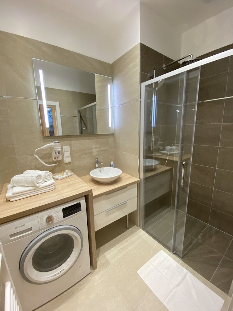 Steiner Residences Vorgartenstrasse Family Apartment, 1 Queen Bed with Sofa bed, Patio, Garden View 7