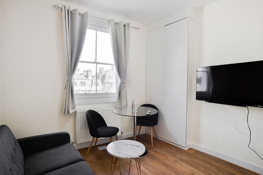 undefined Charming 1-bed Apartment in Euston 2