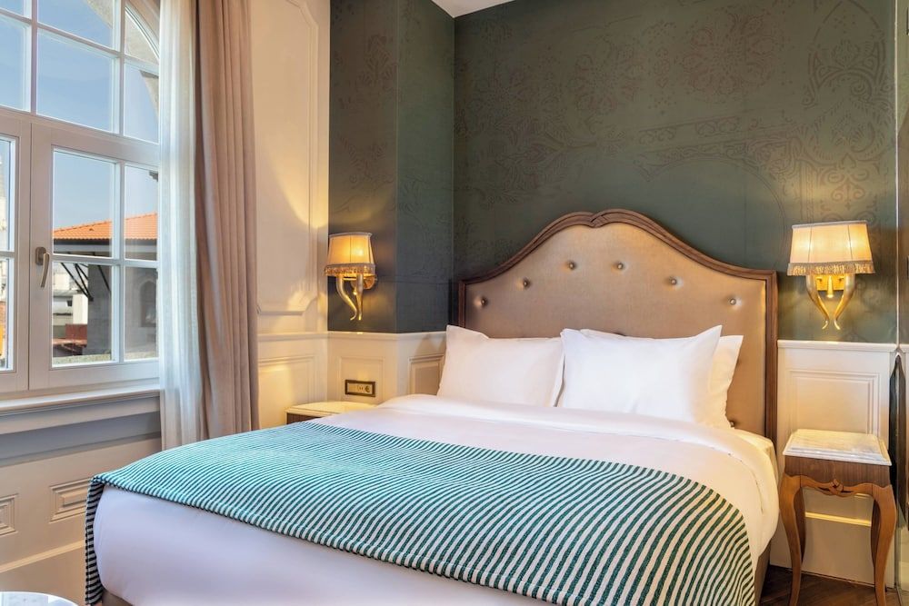 Orientbank Hotel Istanbul, Autograph Collection Deluxe Room, 1 King Bed 2