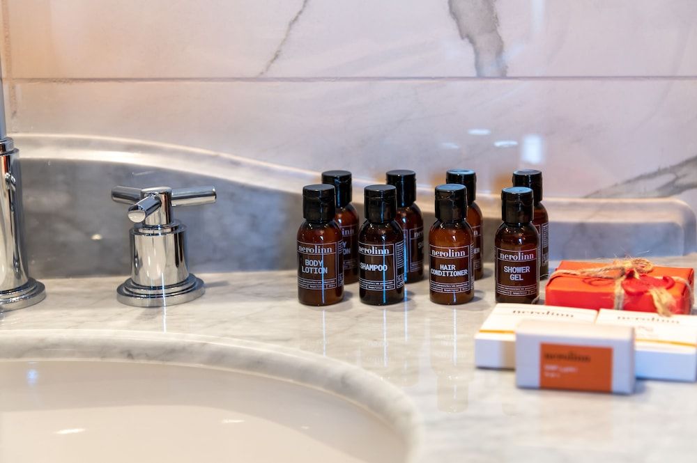 Orientbank Hotel Istanbul, Autograph Collection Deluxe Room, 1 King Bed 8