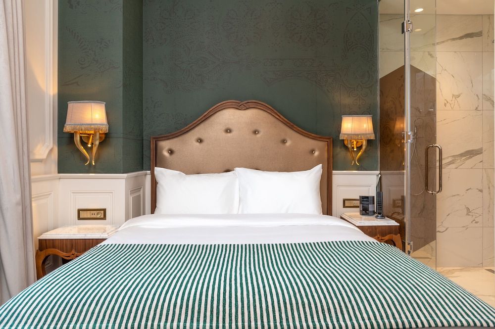 Orientbank Hotel Istanbul, Autograph Collection Deluxe Room, 1 King Bed 2