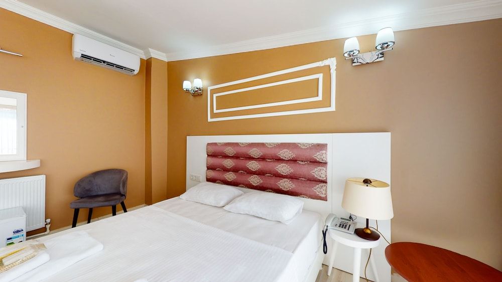 undefined The Wolf Hotel 7