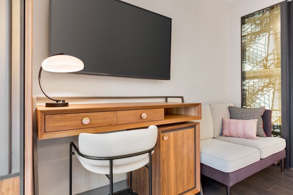 Le Meridien New York, Fifth Avenue Room, 1 King Bed, Non Smoking 9