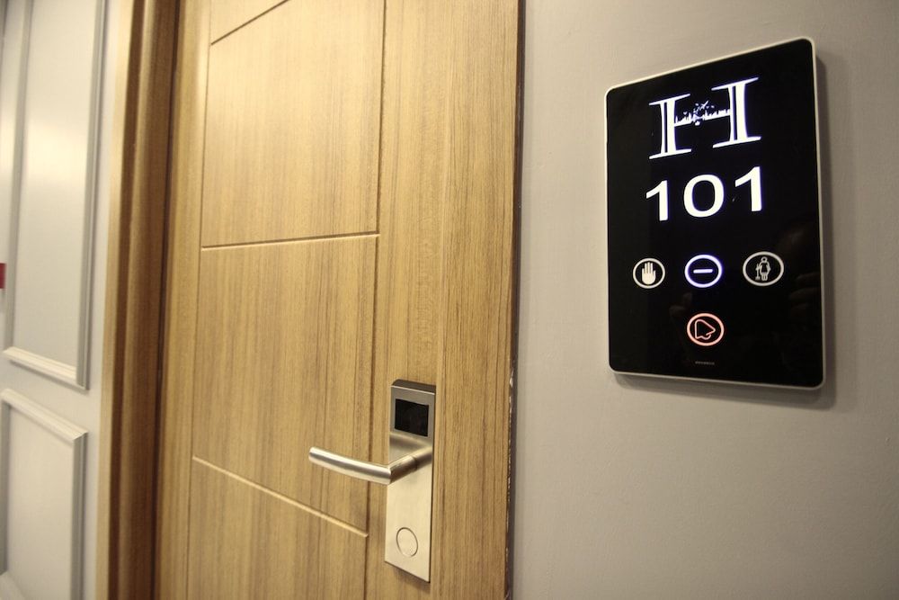 Hira Hotel Deluxe Double or Twin Room, Park View 10