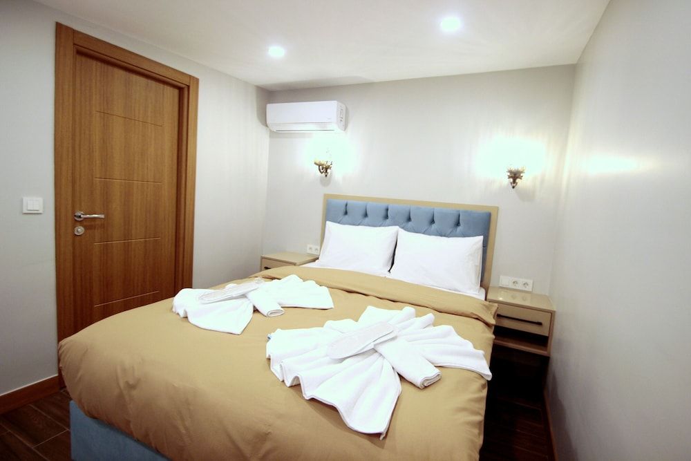 Hira Hotel Deluxe Double or Twin Room, Park View 2