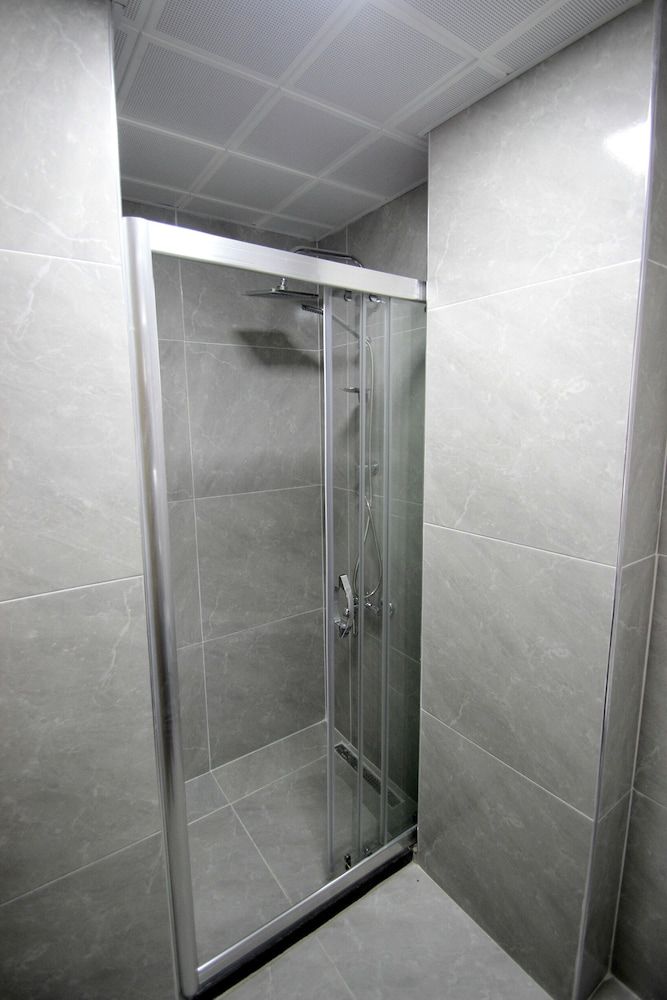 Hira Hotel Deluxe Double or Twin Room, Park View 6