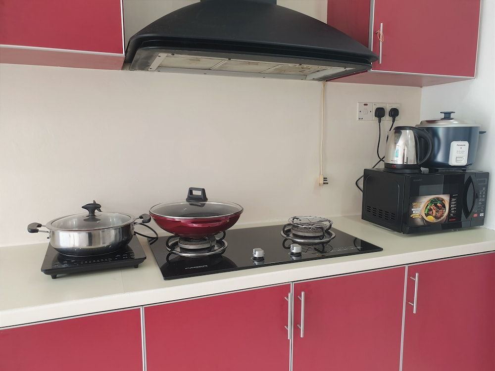 undefined Fahrenheit88 by Sarah's Lodge 9