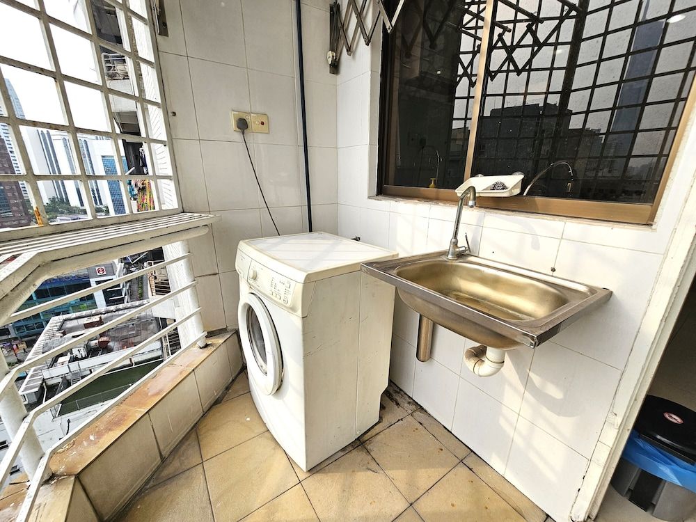 Fahrenheit88 by Sarah's Lodge Family Apartment, 2 Bedrooms, City View 3