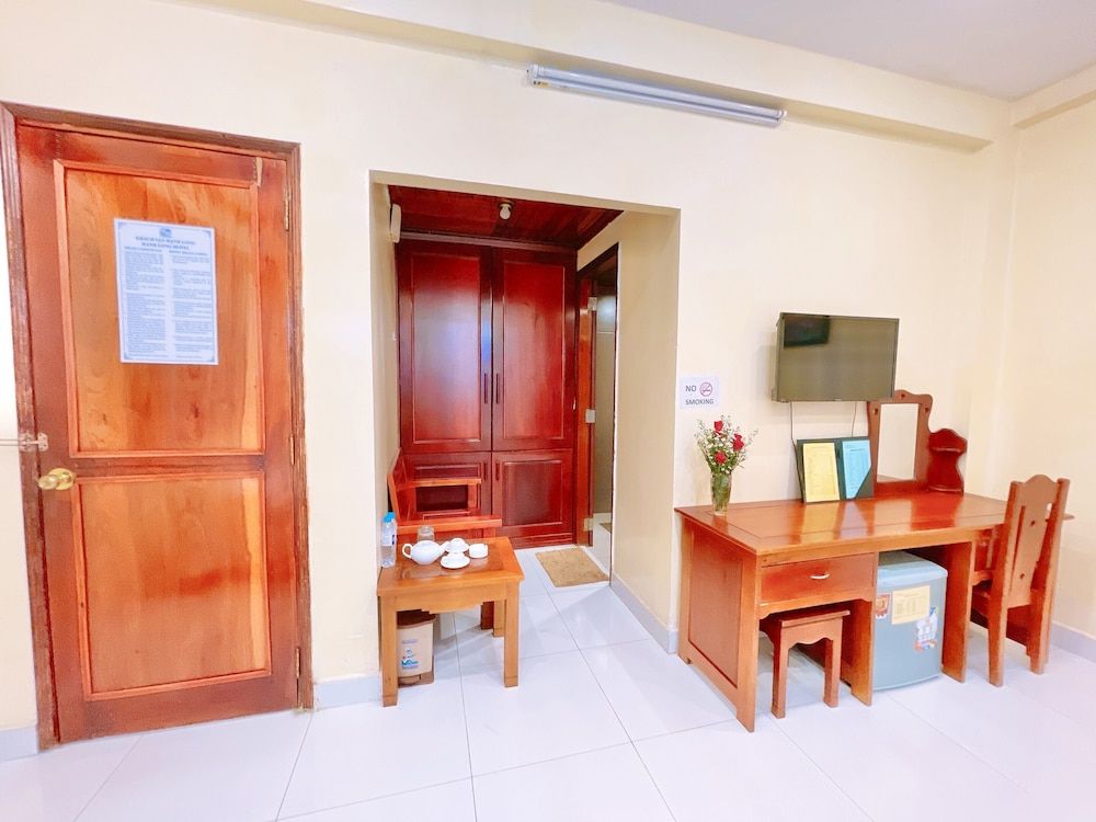 Hanh Long 1 Hotel Comfort Triple Room, Multiple Beds 3