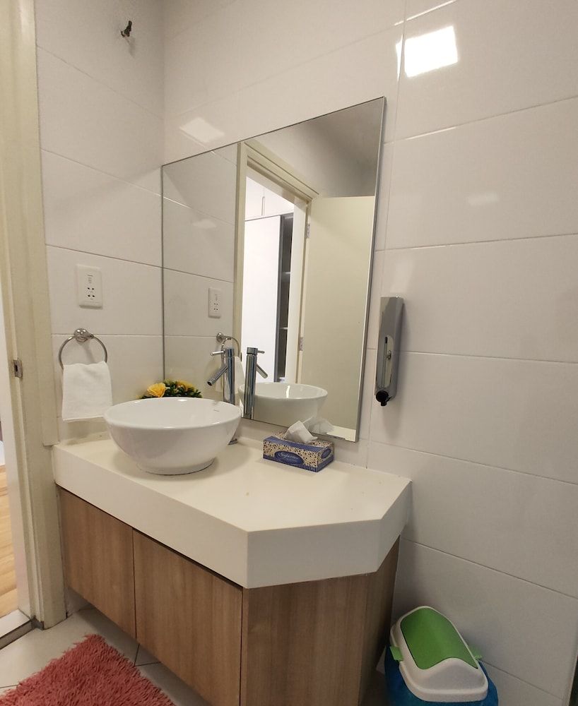 Crest Residence Apartment 7