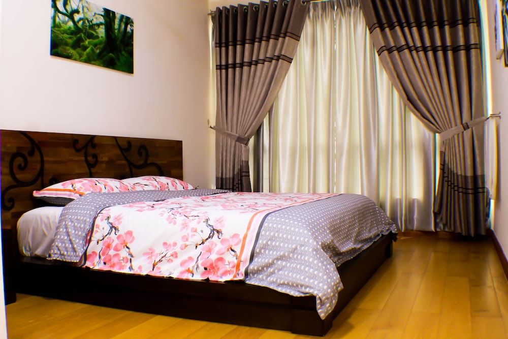 undefined Crest Residence 8