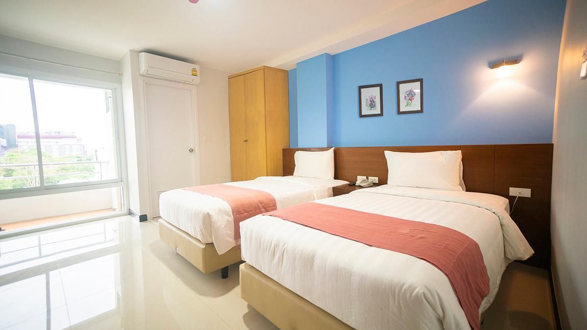undefined The Willing Hotel and Residence 8