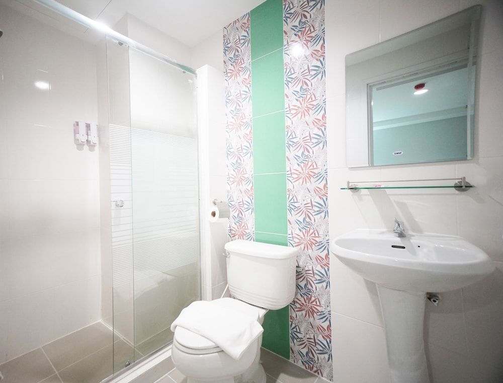The Willing Hotel and Residence Deluxe Room 3